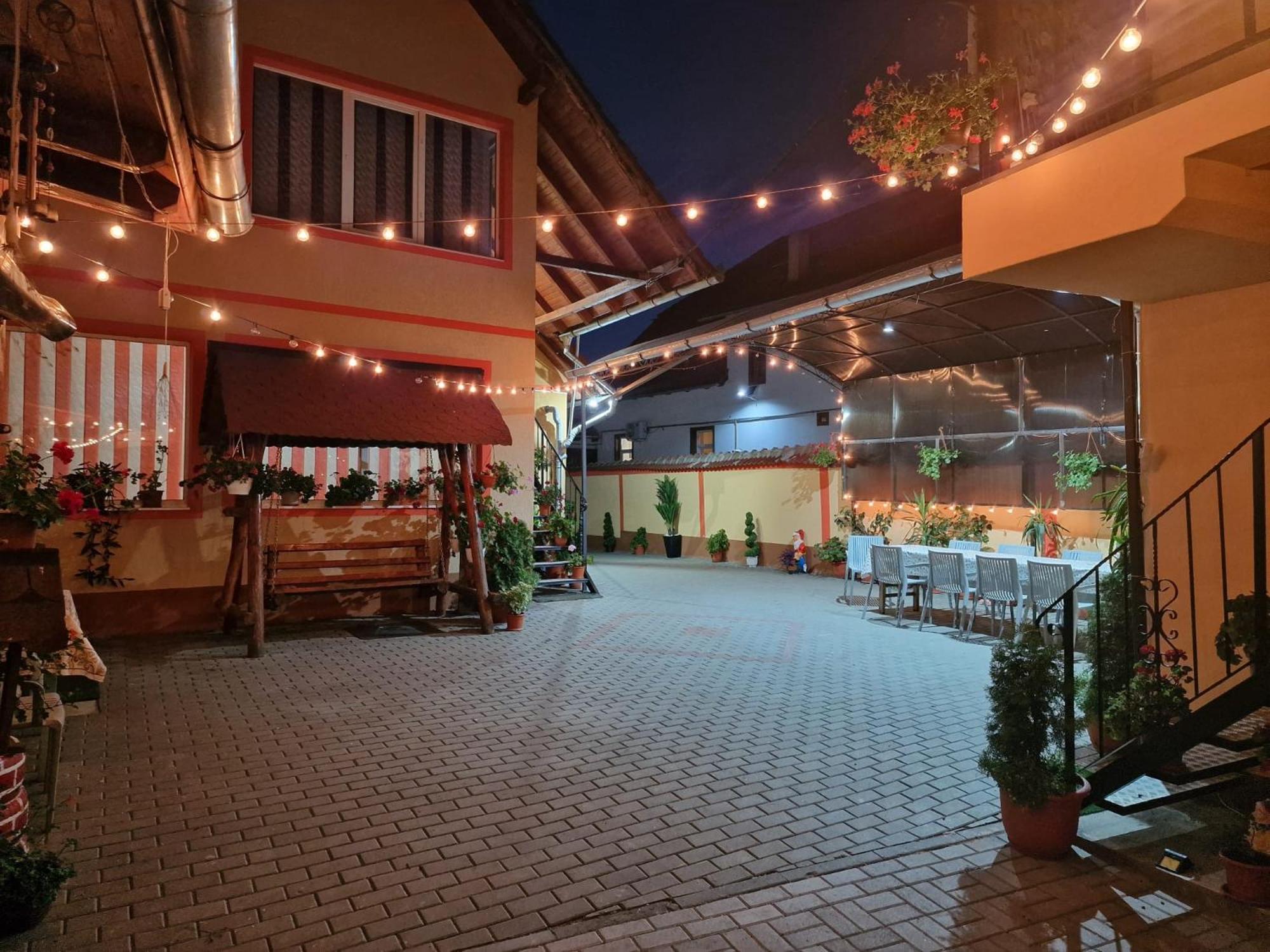Casa Cosmin Cincu Hotel ภายนอก รูปภาพ
